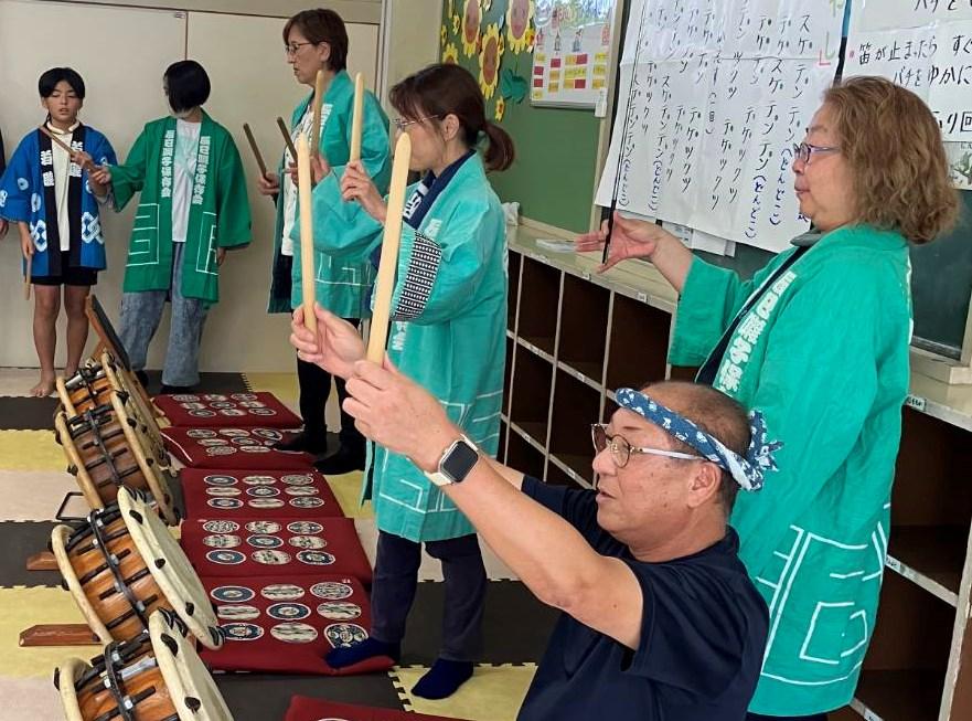 学童でのお囃子体験